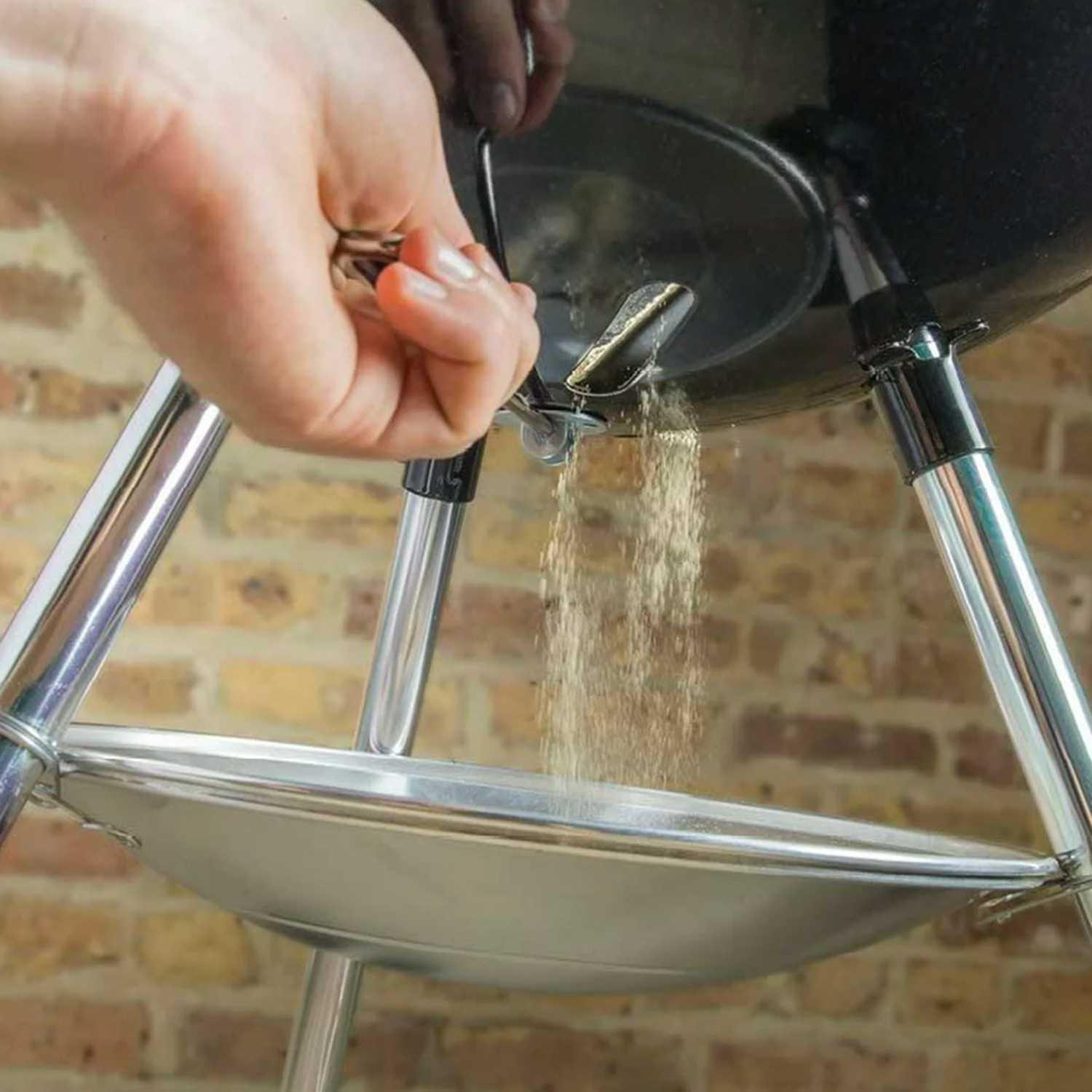 Weber Original Kettle Charcoal Grill 47cm with Thermometer (Black) - MeatKing.hk