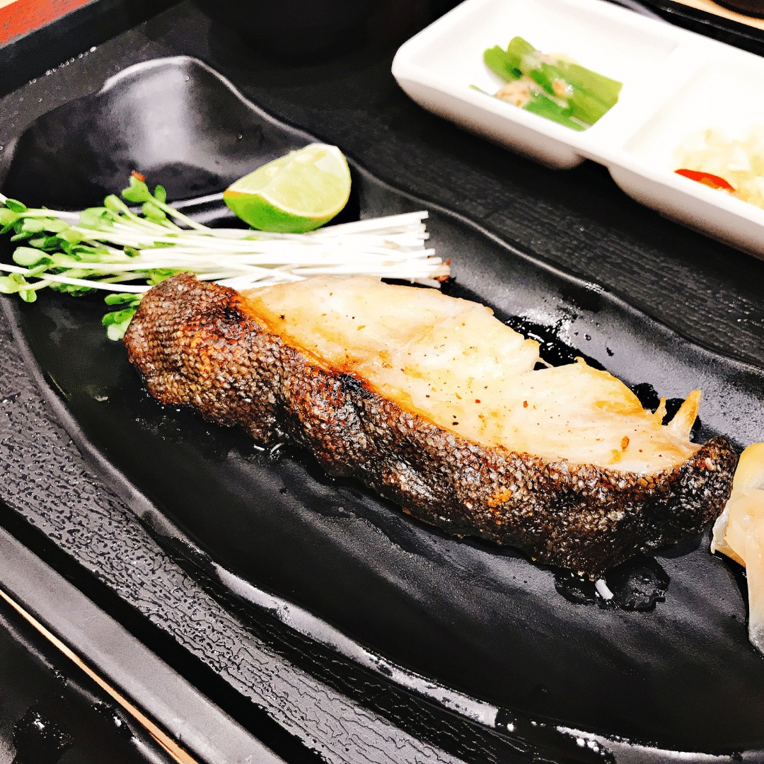 Fresh Chilean Sea Bass Steak from MeatKing.hk4