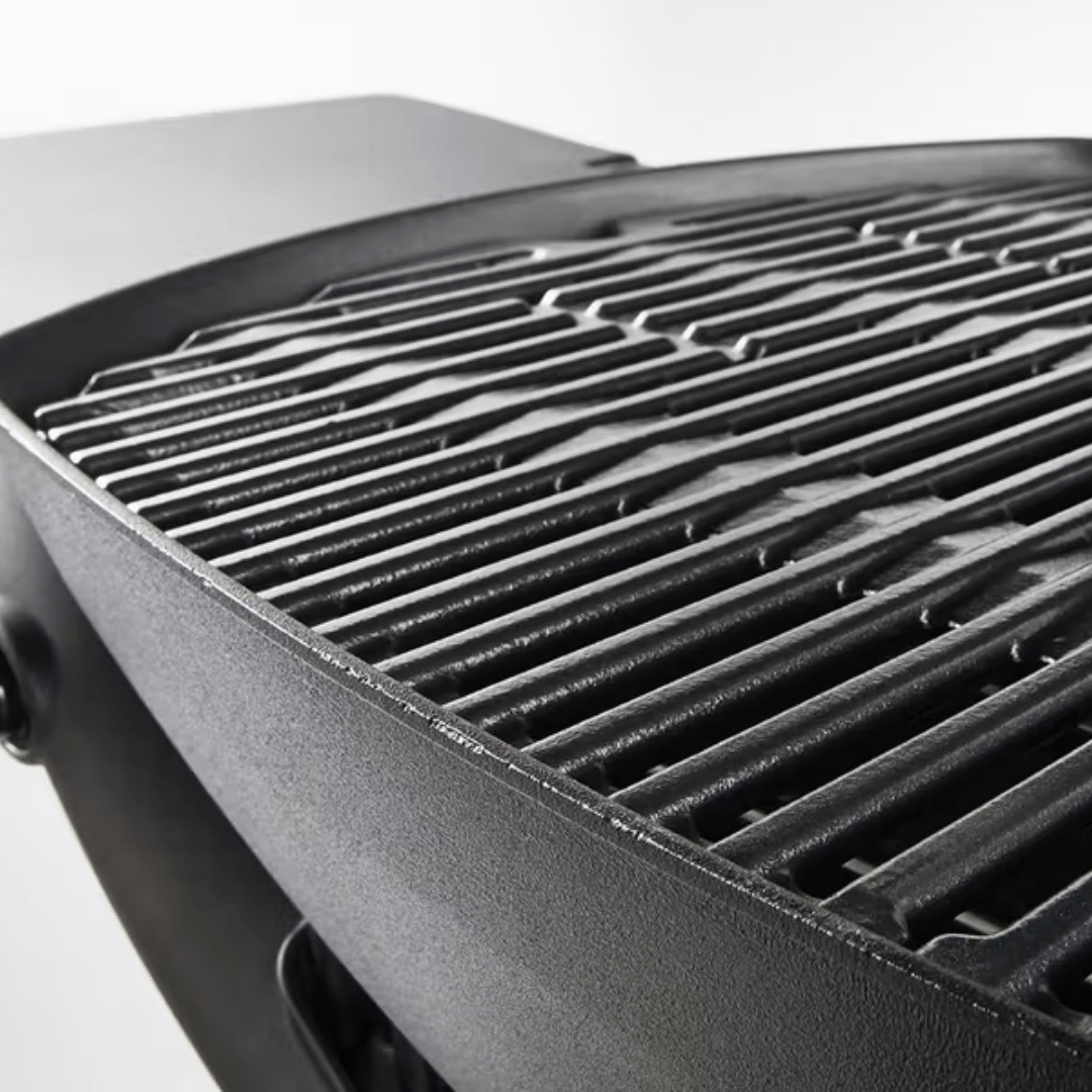 Weber Q1250 Grill in black color perfect for outdoor cooking available at MeatKing.hk10