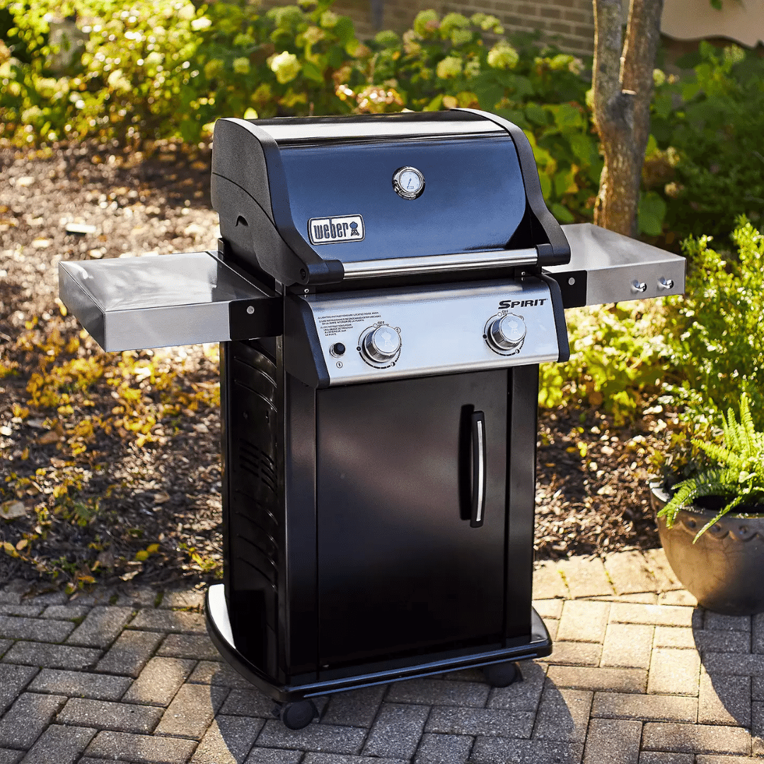 Weber Spirit E-215 black grill perfect for outdoor barbecues available at MeatKing.hk6
