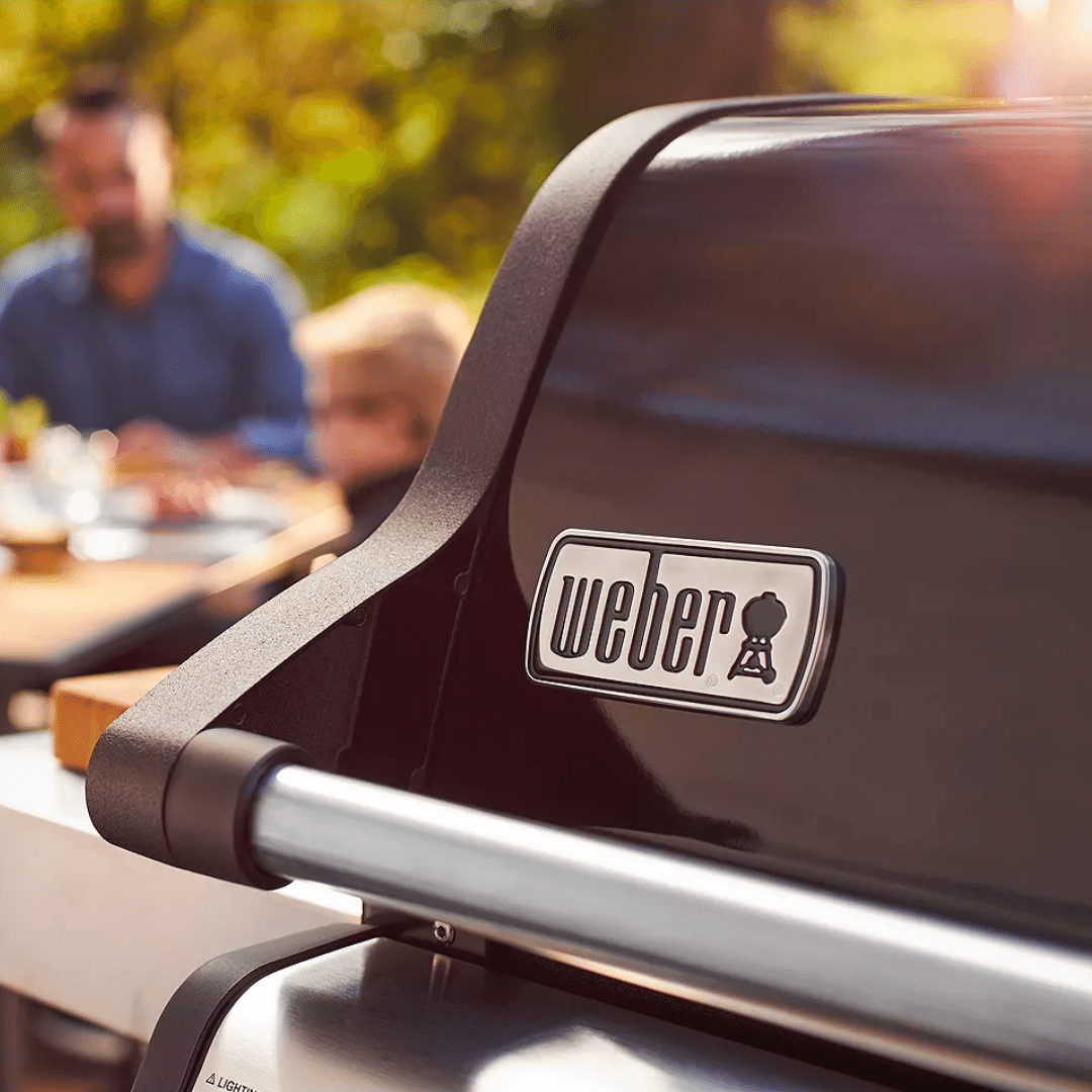 Weber Spirit E-215 black grill perfect for outdoor barbecues available at MeatKing.hk4