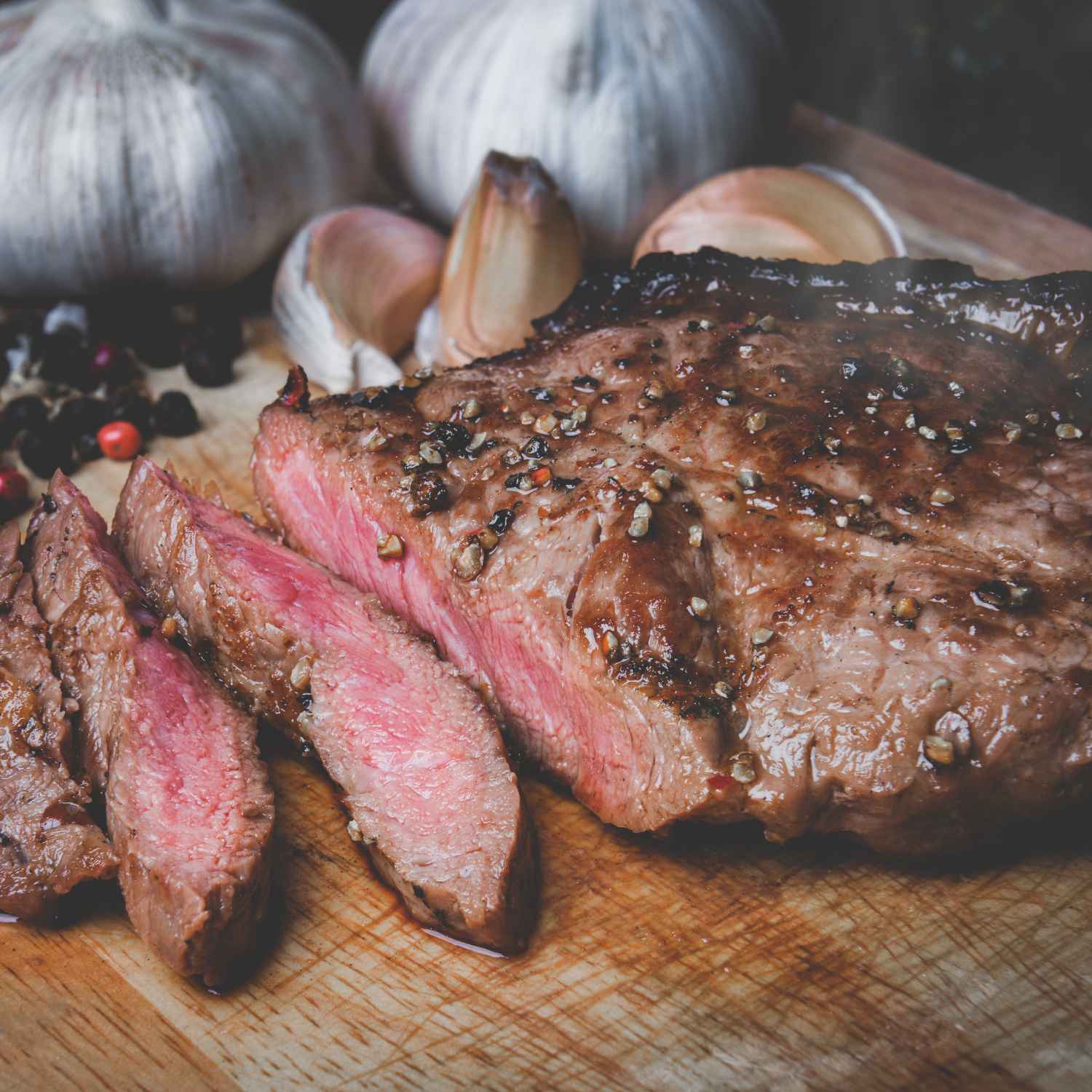 Exploring Medium Rare Steak: Perfect Balance of Flavor and Juiciness | MeatKing.hk